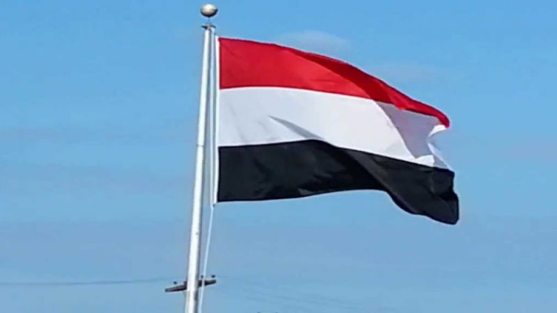 اليمن: طائرة تجسسية للعدوان تلقي قذيفة على المطار مع قصف مدفعي باتجاه الضبياني وكلية الهندسة بالحديدة