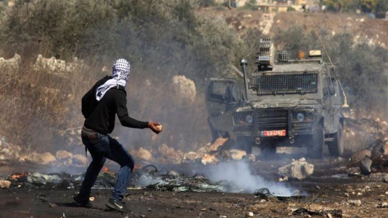 اصابة عشرات الفلسطينيين بالاختناق خلال قمع جيش الاحتلال مسيرة كفر قدوم في قلقيلية