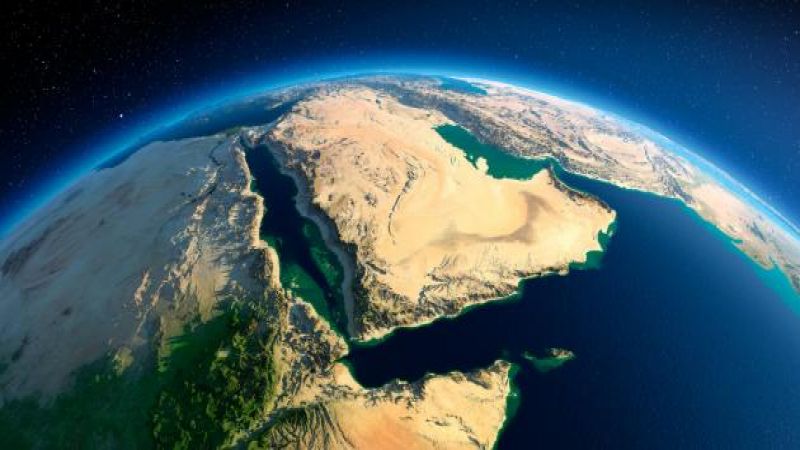 تحالف العدوان السعودي: ارتطام لغم بحري زرعه الحوثيون بسفينة شحن تجارية جنوب البحر الأحمر