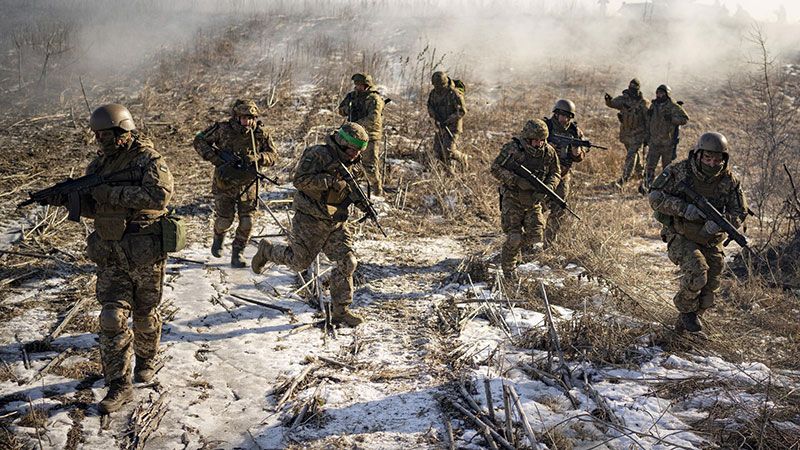 تشرذم في صفوف القوات الأوكرانية.. هل يقع تمرد عسكري؟