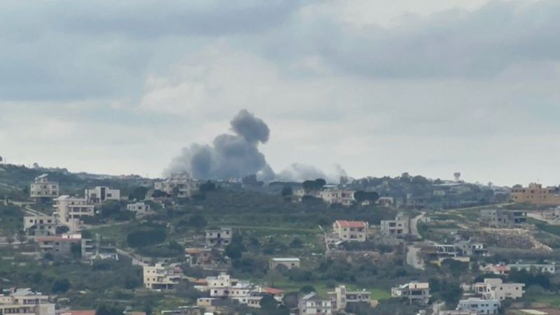 لبنان: الطيران الحربي الصهيوني يشنّ غارة جوية بالصواريخ استهدفت منطقة وادي العصافير في مدينة الخيام