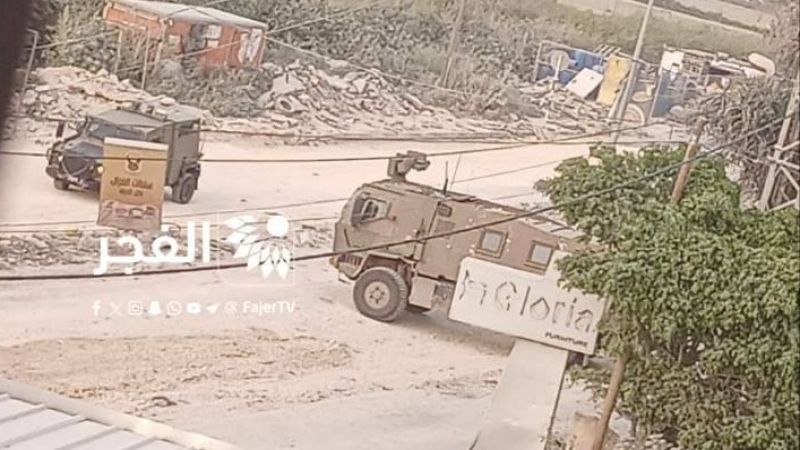 فلسطين المحتلة: الاحتلال يُحاصر مخيم نور شمس شرق طولكرم تزامنًا مع اشتباكات مسلّحة عنيفة وقوات الاحتلال تدفع بتعزيزات