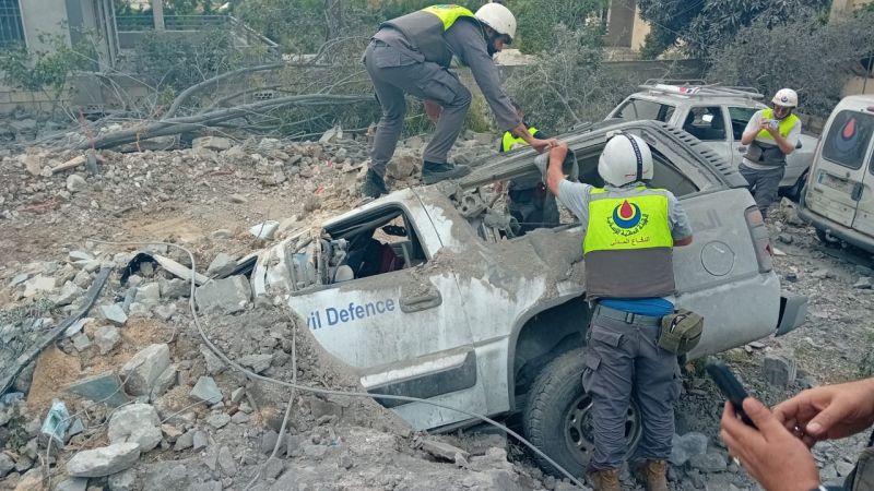 لبنان| بالصور.. الهيئة الصحية تعمل على رفع الأنقاض وفتح الطريق بعد الغارة التي استهدفت طيرحرفا 