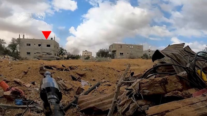 فيديو: القسام تستهدف جنود وآليات العدو شرق مدينة رفح