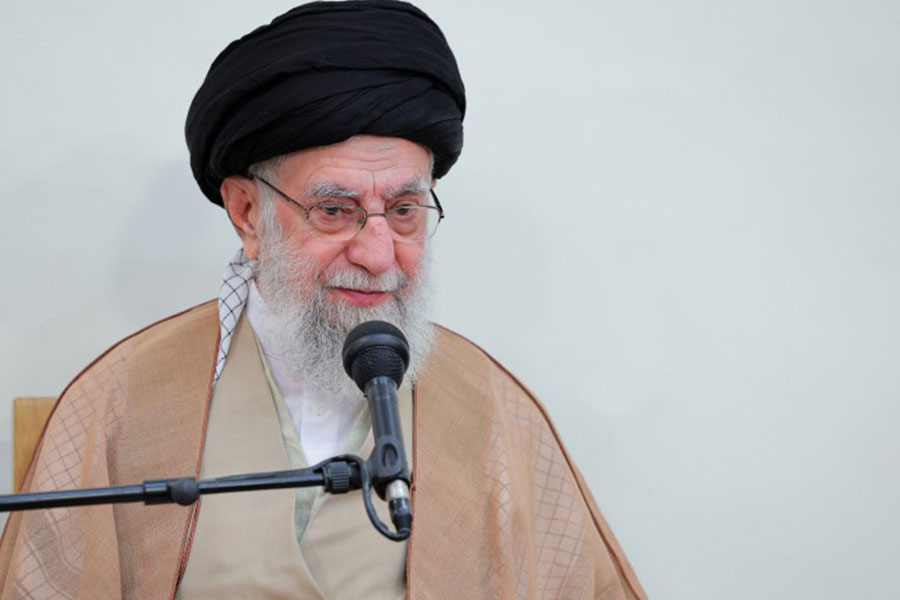 كلمة الإمام الخامنئي في لقاء لجنة تكريم المسعفين الشهداء 