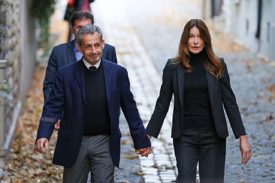 فرنسا: ساركوزي يبدأ تنفيذ عقوبة سجنه لـ5 سنوات 