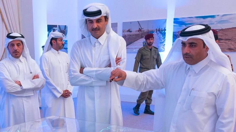 أمير قطر يدشن سلسلة خزانات مائية عملاقة