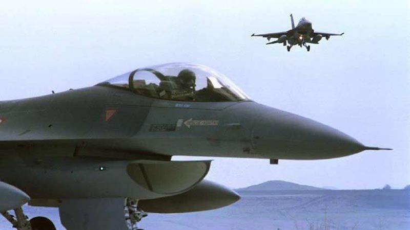 طائرات "F-16" عراقية تستهدف الإرهابيين داخل سوريا