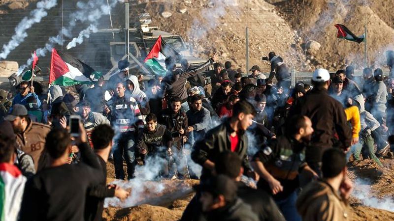 استشهاد فلسطينية وإصابة 25 اخرين جراء قمع الاحتلال مسيرات العودة شرق قطاع غزة‎  