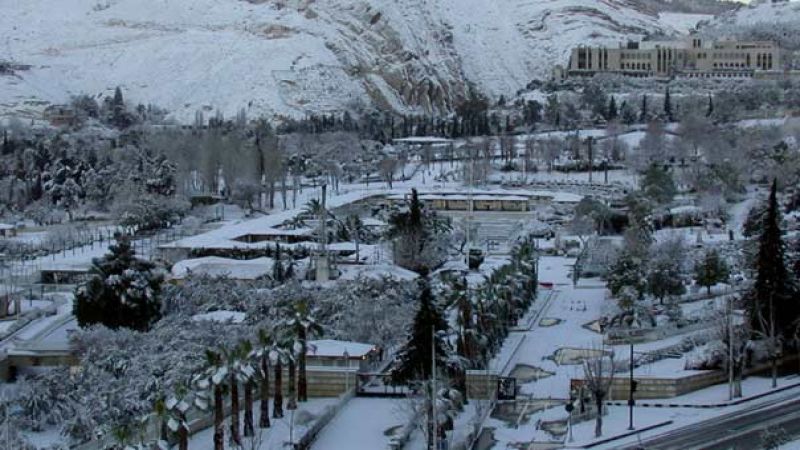 الثلوج غطت قرى#قضاء_عاليه وقطعت الطرق