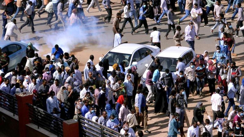 السودان: إطلاق الغاز المسيل للدموع على متظاهرين في الخرطوم