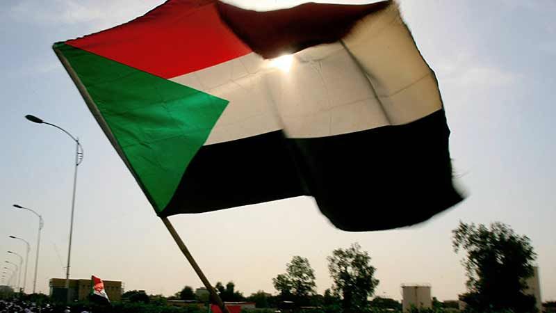 السودان..الحركة الاحتجاجية تثمر زيادة في رواتب القطاع العام