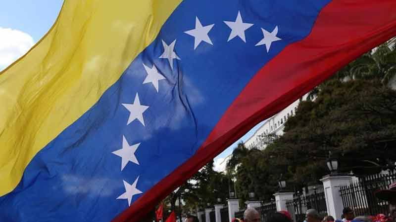 فنزويلا تُغلق سفارتها في واشنطن والبعثات الأمريكية تُغادر كاراكاس