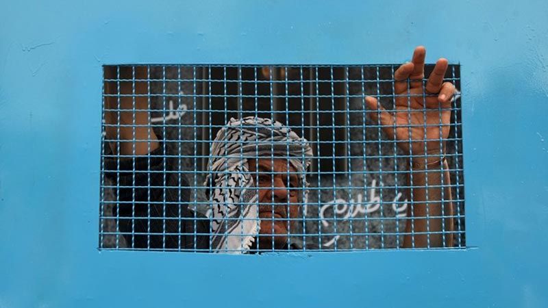 الأسرى الفلسطينيون: الاحتلال يشن حربا مفتوحة علينا داخل السجون