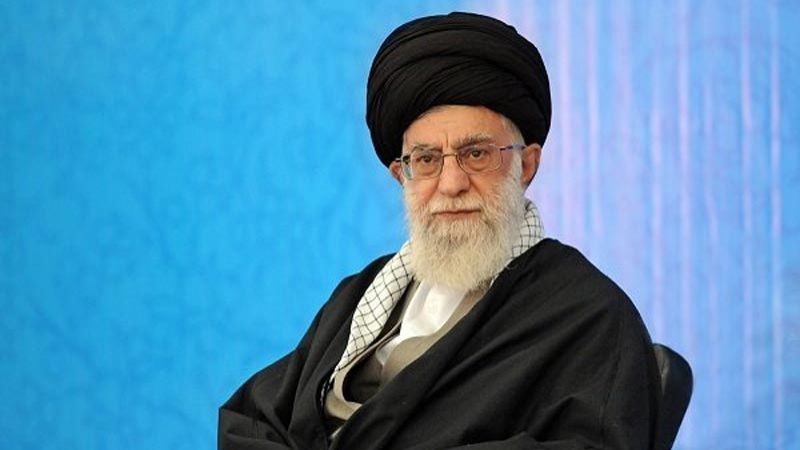 الإمام الخامنئي يوصي الحكومة الإيرانية بعدم انتظار المقترحات الأوروبية