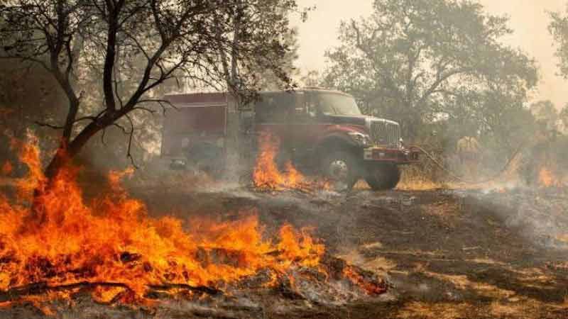 مصرع 26 رجل إطفاء جراء حريق غابة في الصين