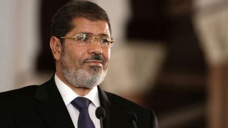 دفن مرسي بمقبرة في شرقي القاهرة بحضور أسرته ومحاميه وسط تعزيزات أمنية شديدة