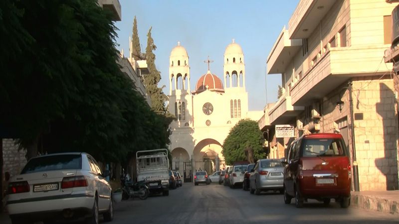 "العهد" في محردة بريف حماة الشمالي: أجراس الكنائس تحتفي بالحرية