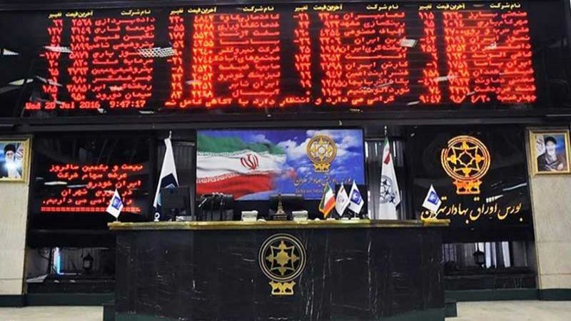 "فايننشال تايمز": سوق الأسهم الإيراني في المرتبة الأولى عالميا