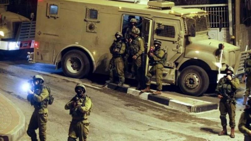 الاحتلال يعتقل 6 فلسطينيين بالضفة وغانتس يهدد قطاع غزة