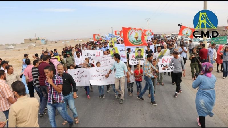 سوريا: مظاهرات تعمّ المناطق الشمالية الحدودية تنديدًا بالعدوان التركي المرتقب