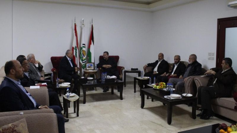 وفد "حماس" يلتقي قادة الفصائل الفلسطينية في لبنان: للإسراع في تحقيق الوحدة الوطنية 