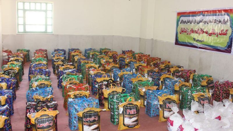 مساعدات من الإمام الخامنئي لعوائل سجناء محافظة هرمزکان