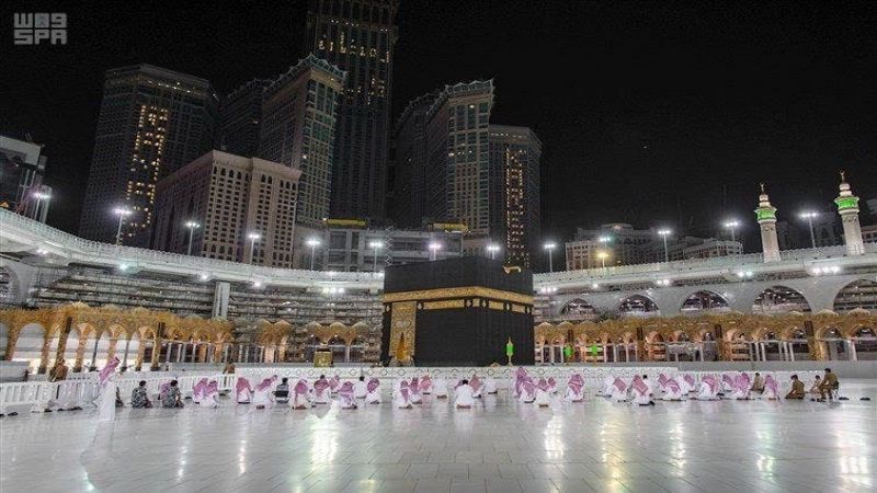 عودة المصلين الى المسجد الحرام والمسجد النبوي الشريف