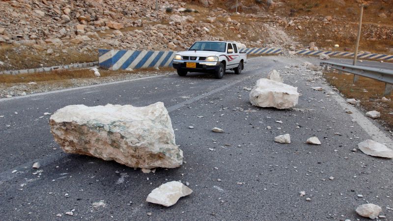 إيران: وفاة شخصین وإصابة 13 آخرین بزلزال ضرب مدينة دماوند