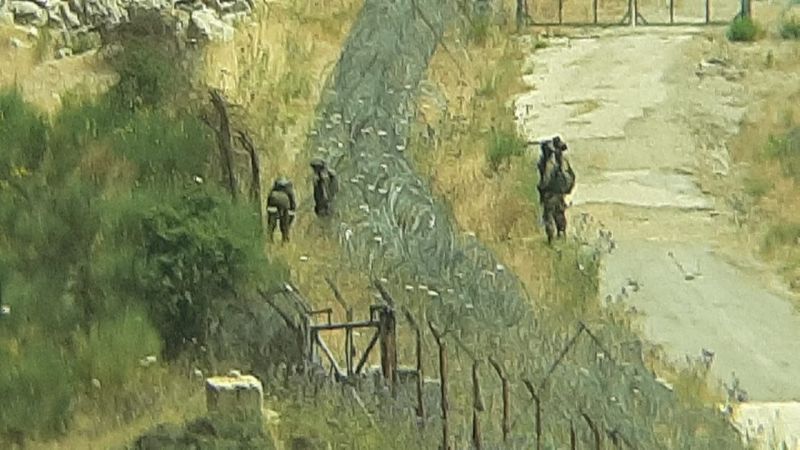 قوة صهيونية معادية ترمي قنبلة على لبناني في شبعا الحدودية