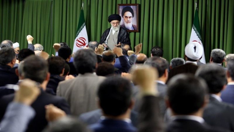 الإمام الخامنئي يلتقي نواب البرلمان الإيراني غداً عبر الفيديو 
