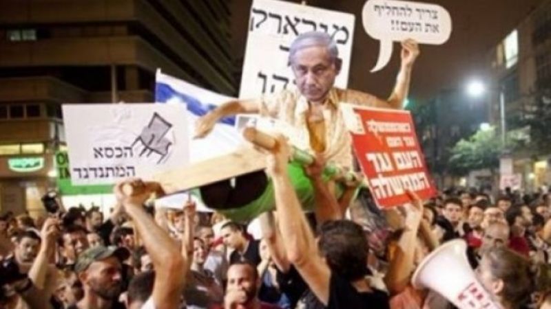 تظاهرات في القدس المحتلة وتل أبيب.. آلاف المستوطنين يطالبون باستقالة نتنياهو