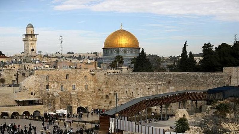 51 عامًا على إحراق الأقصى .. "حماس": ستُقطع اليد الممتدة للمسجد المبارك