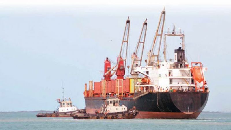العدوان يواصل منع دخول سفن الوقود إلى اليمن