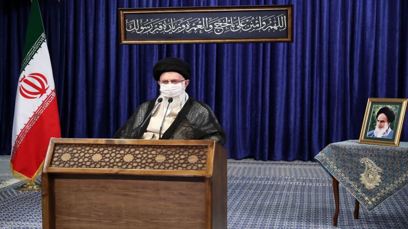 الإمام الخامنئي: على الشعب الالتزام بإجراءات الوقاية من فيروس كورونا