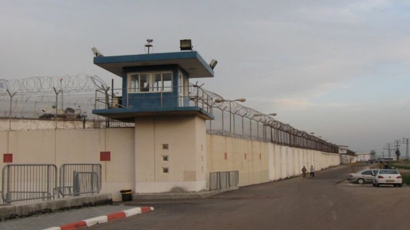 خطوة من الأسرى الفلسطينيين في سجن "النقب" .. مقدمة لتنفيذ خطوات نضالية