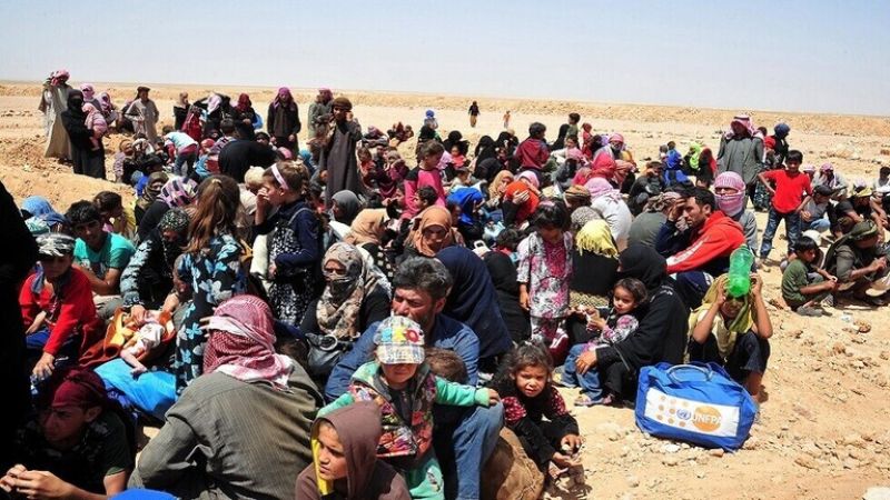 روسيا: استئناف خروج النازحين السوريين من مخيم الركبان