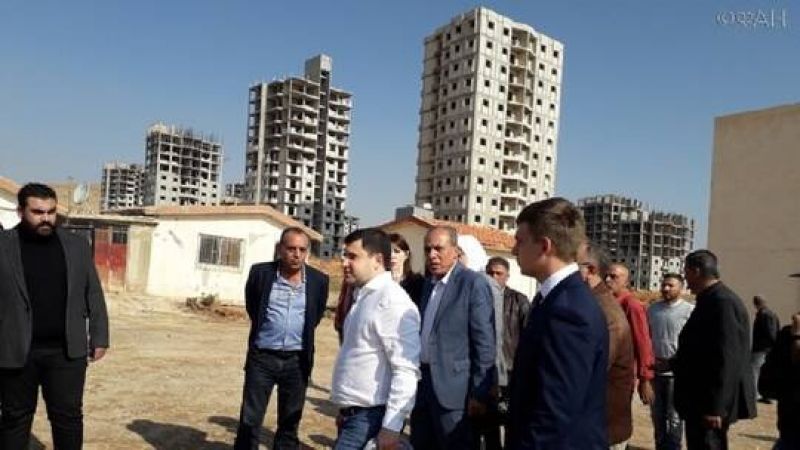 وفد من وزارة البناء والإسكان الروسية يزور مجمعًا سكنيًا في ضواحي دمشق