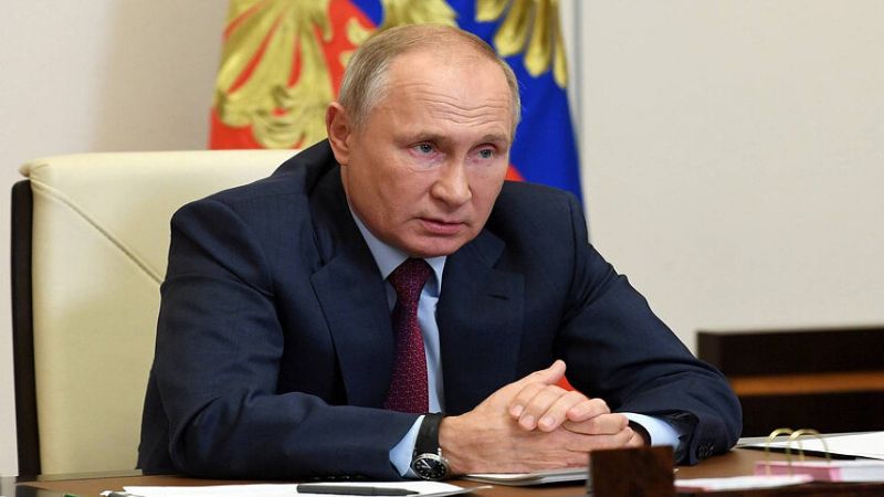 الرئيس الروسي فلاديمير بوتين: اللقاحان الروسيان ضد كورونا آمنان والقضية حالياً هي بدء الإنتاج على نطاق واسع