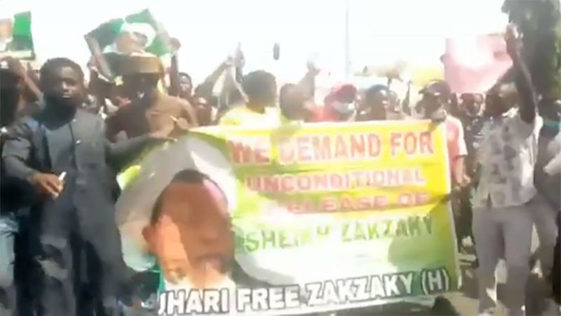 الأمن النيجيري يهاجم المتظاهرين المحتجين على تأجيل محاكمة الشيخ الزكزاكي 
