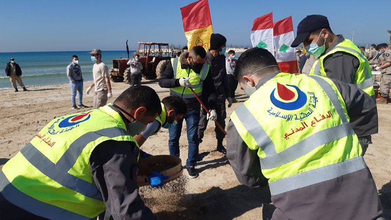 حملة تنظيف للشاطئ الجنوبي من التلوث "الإسرائيلي".. من العباسية حتى الناقورة 
