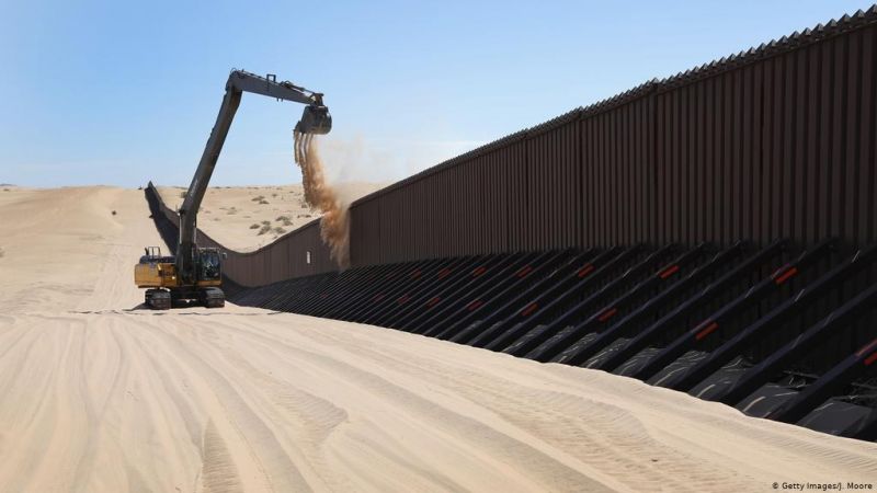 بايدن يلغي مشاريع تمويل البنتاغون لجدار "ترامب" على حدود المكسيك