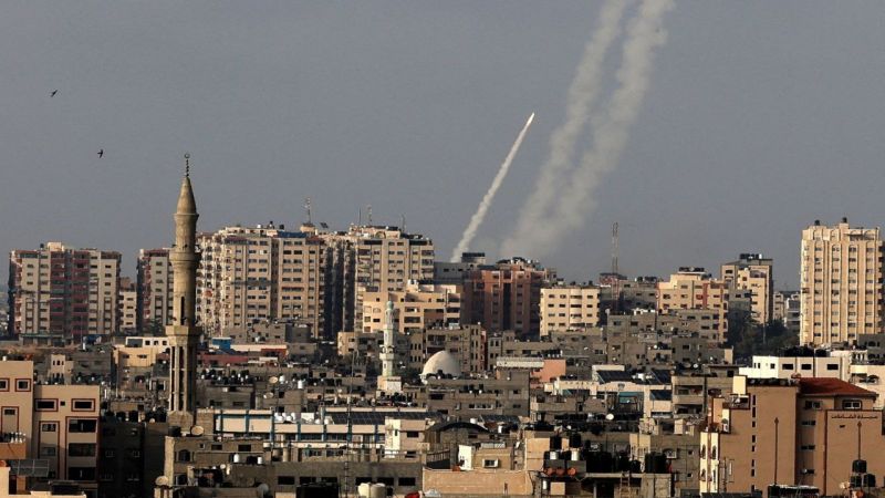 المقاومة الفلسطينية تفي بوعدها.. وتمطر سماء المستوطنات بالصواريخ