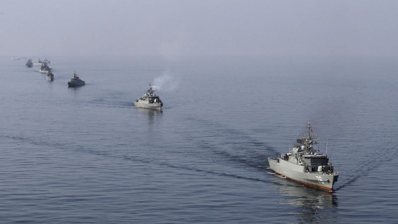 البنتاغون: زوارق الحرس الثوري نفذت مناورة أمام السفن الأمريكية في مضيق هرمز