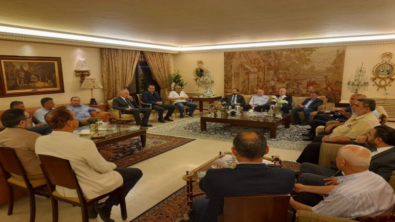 كرامي عقب اجتماع لقيادات طرابلس: نعلن حالة الطوارئ الاقتصادية والاجتماعية في المدينة