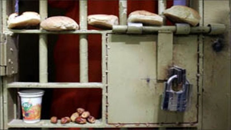 ارتفاع عدد الأسرى الفلسطينيين المُضربين عن الطعام إلى سبعة