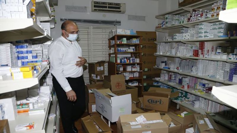 وزير الصحة يواصل دهم مستودعات الأدوية ويضبط أدوية مفقودة