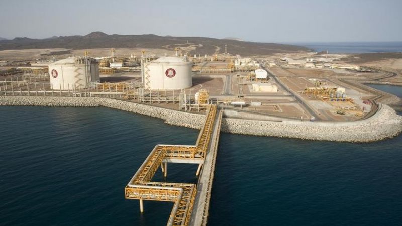 اليمن: الإمارات تحوّل ميناء بلحاف النفطي إلى ثكنة عسكرية