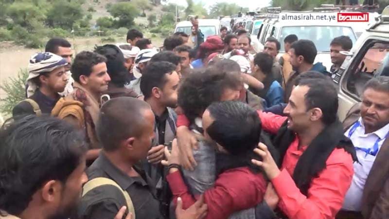  الجيش اليمني  واللجان الشعبية يعلنان تحرير 68 من أسراهم بوساطة محلية في تعز