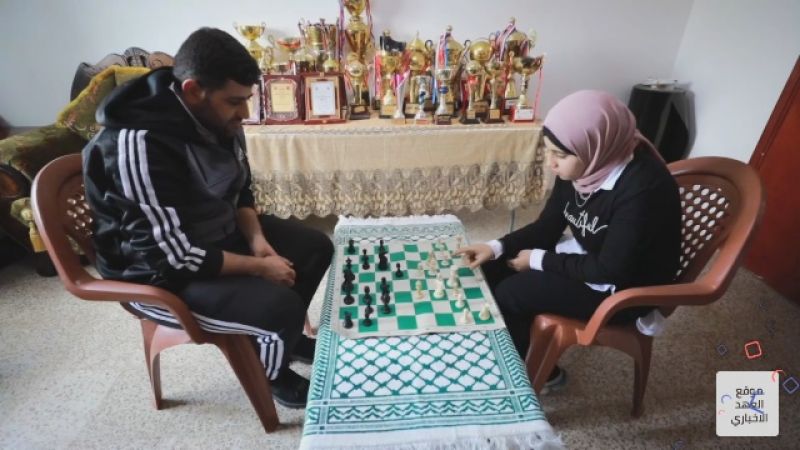 جنى عثمان.. طفلة فلسطينية تتقن لعبة الشطرنج